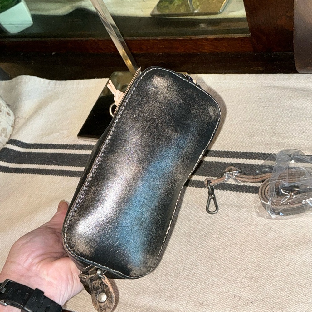 NWT Bed Stu Leather Ventura Crossbody Clutch Bag Black Hand Wash Retail $155 - Picture 8 of 13
